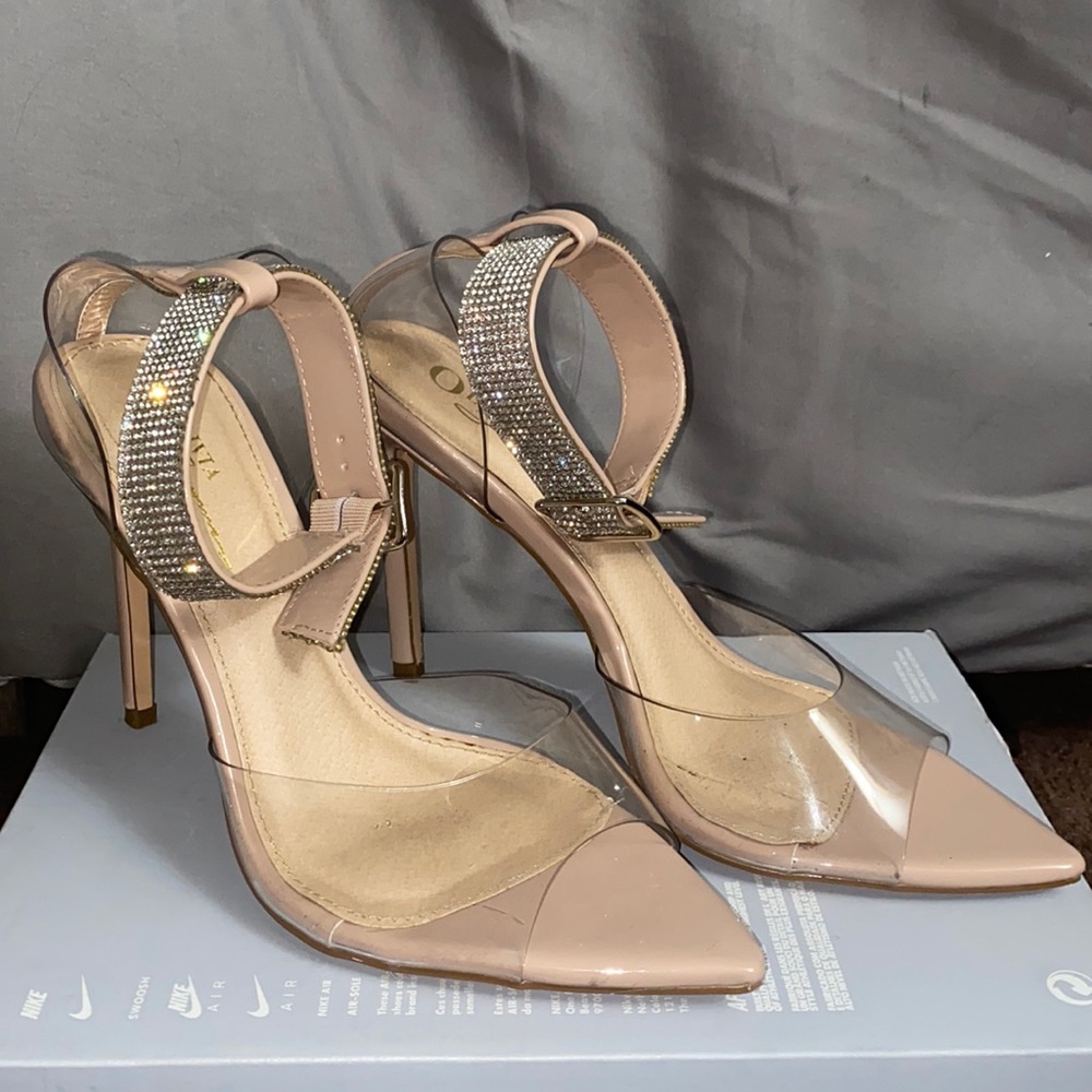 8.5 Tan Windsor heels with silver bedazzled strap